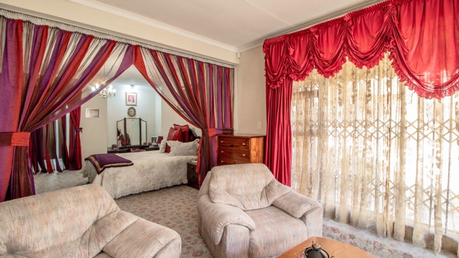 6 Bedroom Property for Sale in Rynsoord Gauteng