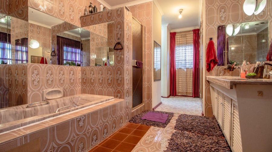 6 Bedroom Property for Sale in Rynsoord Gauteng