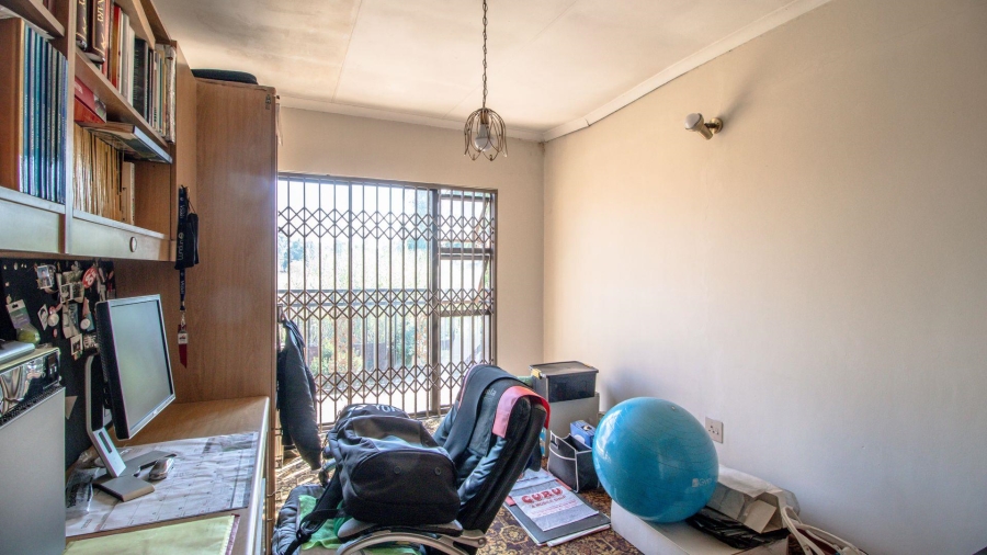 6 Bedroom Property for Sale in Rynsoord Gauteng