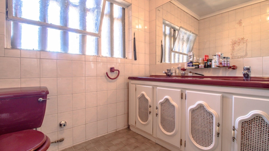 6 Bedroom Property for Sale in Rynsoord Gauteng