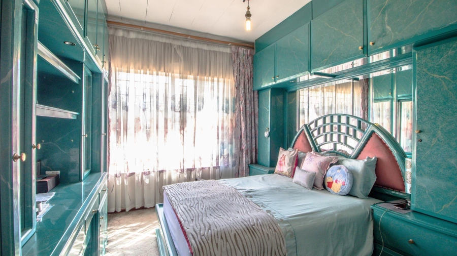 6 Bedroom Property for Sale in Rynsoord Gauteng
