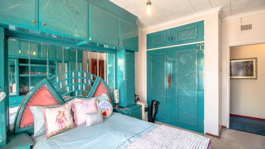 6 Bedroom Property for Sale in Rynsoord Gauteng