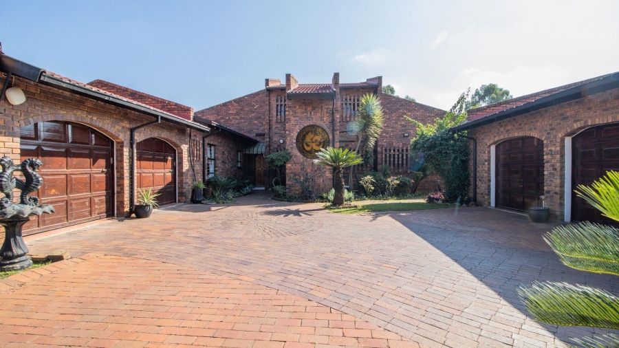 6 Bedroom Property for Sale in Rynsoord Gauteng