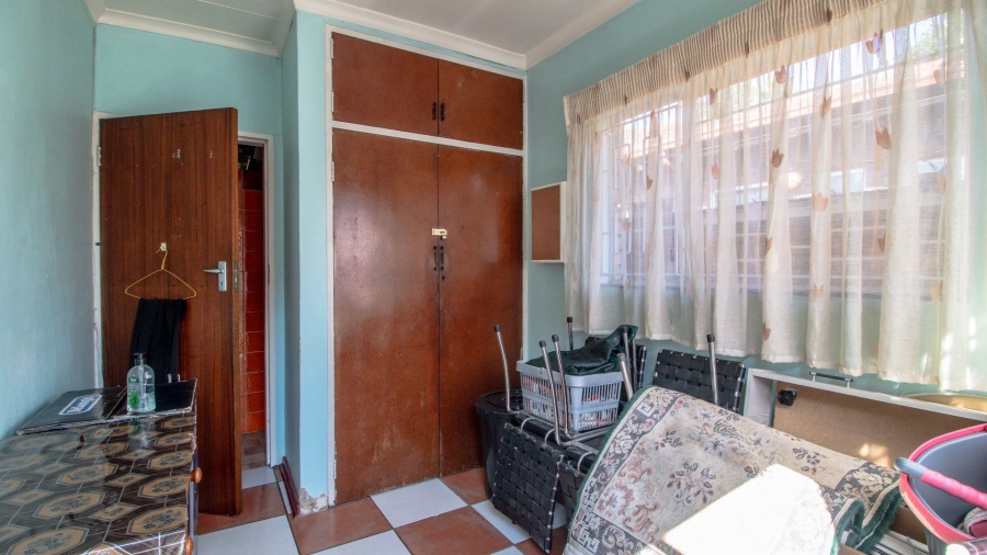 6 Bedroom Property for Sale in Rynsoord Gauteng