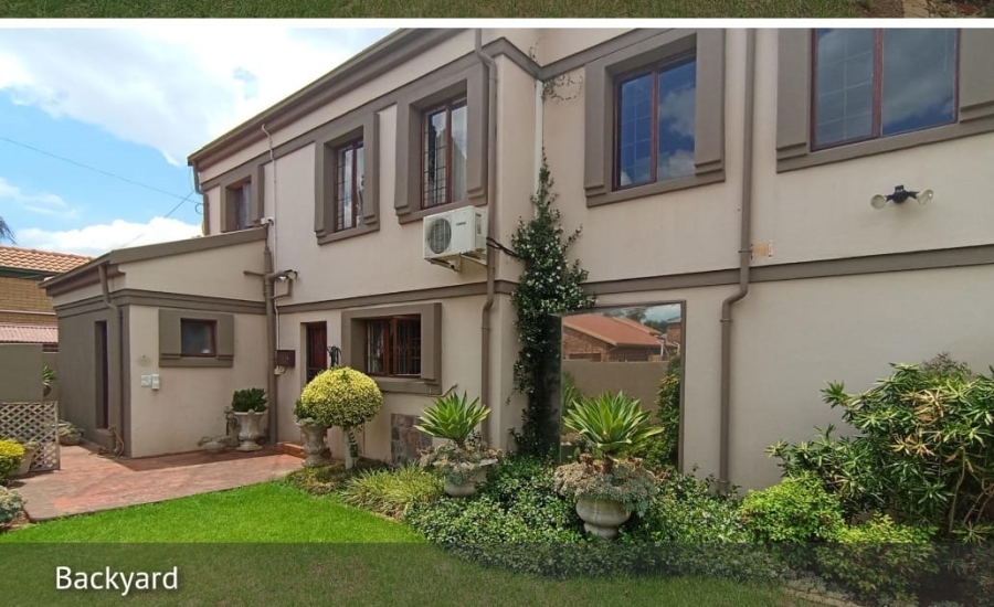 3 Bedroom Property for Sale in Eldoraigne Gauteng