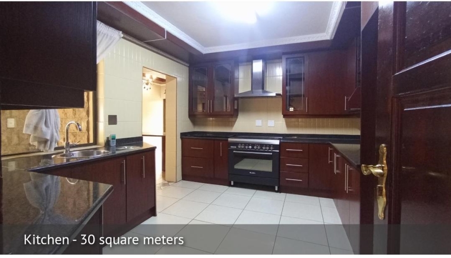 5 Bedroom Property for Sale in Blue Valley Golf Estate Gauteng