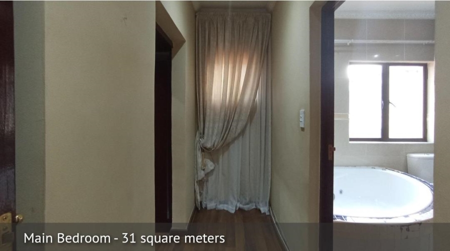 5 Bedroom Property for Sale in Blue Valley Golf Estate Gauteng