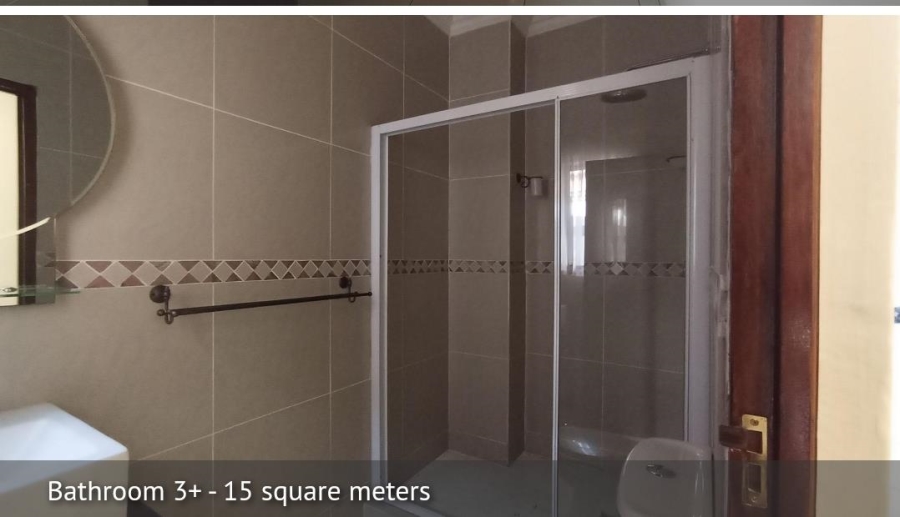 5 Bedroom Property for Sale in Blue Valley Golf Estate Gauteng