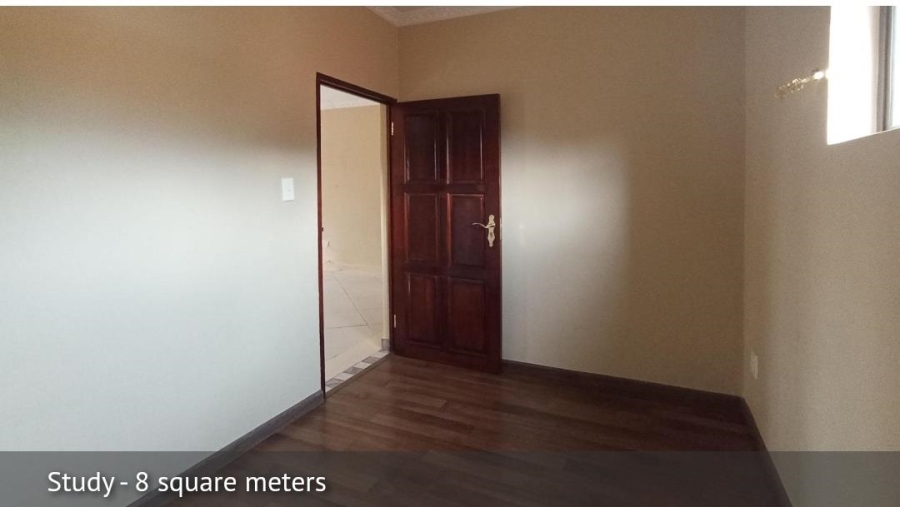 5 Bedroom Property for Sale in Blue Valley Golf Estate Gauteng