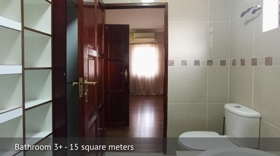 5 Bedroom Property for Sale in Blue Valley Golf Estate Gauteng