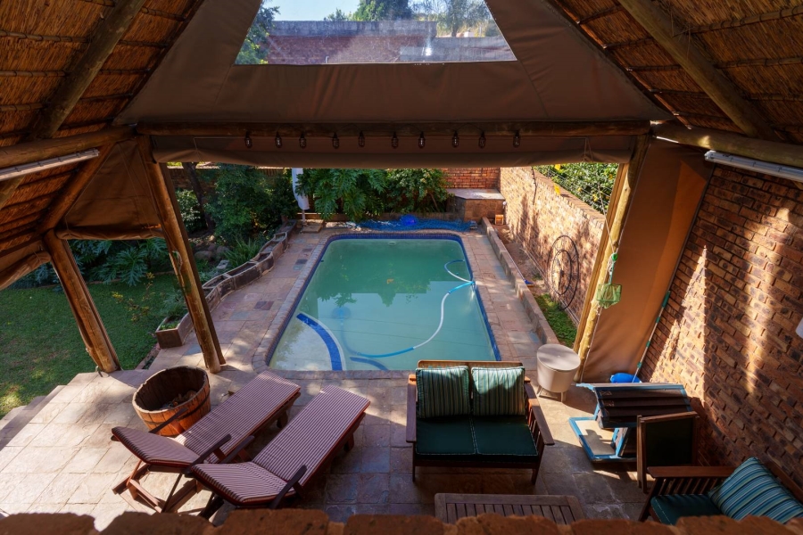 5 Bedroom Property for Sale in Faerie Glen Gauteng