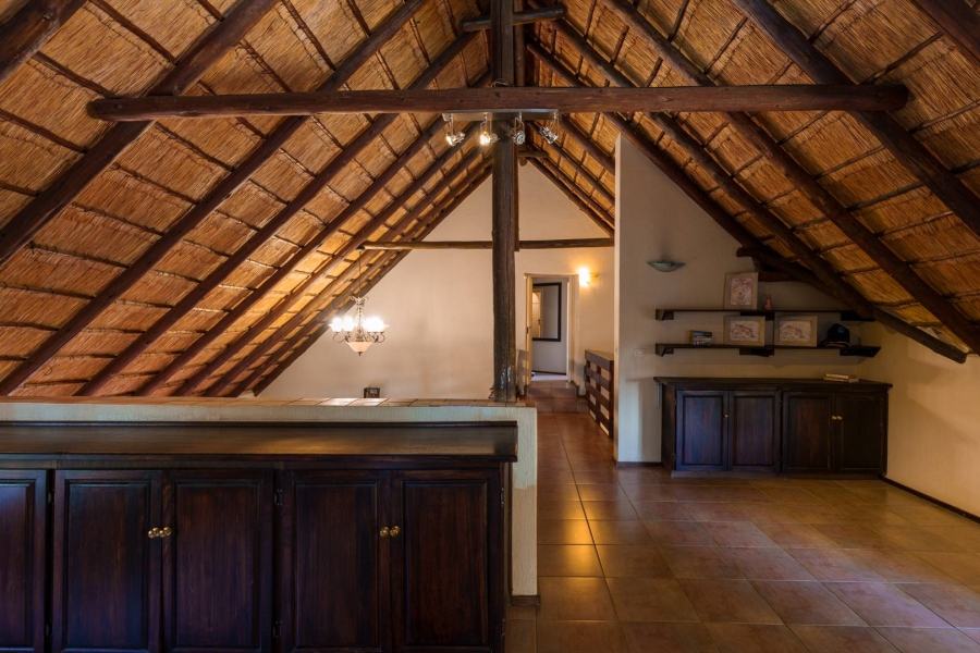 5 Bedroom Property for Sale in Faerie Glen Gauteng