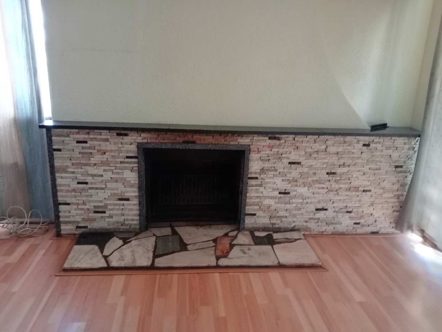 To Let 4 Bedroom Property for Rent in Lombardy East Gauteng