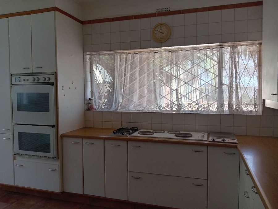 To Let 4 Bedroom Property for Rent in Lombardy East Gauteng
