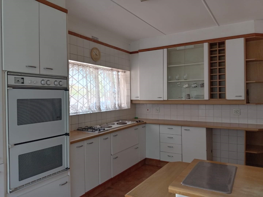 To Let 4 Bedroom Property for Rent in Lombardy East Gauteng