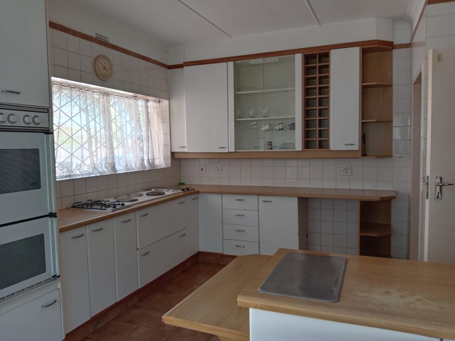 To Let 4 Bedroom Property for Rent in Lombardy East Gauteng