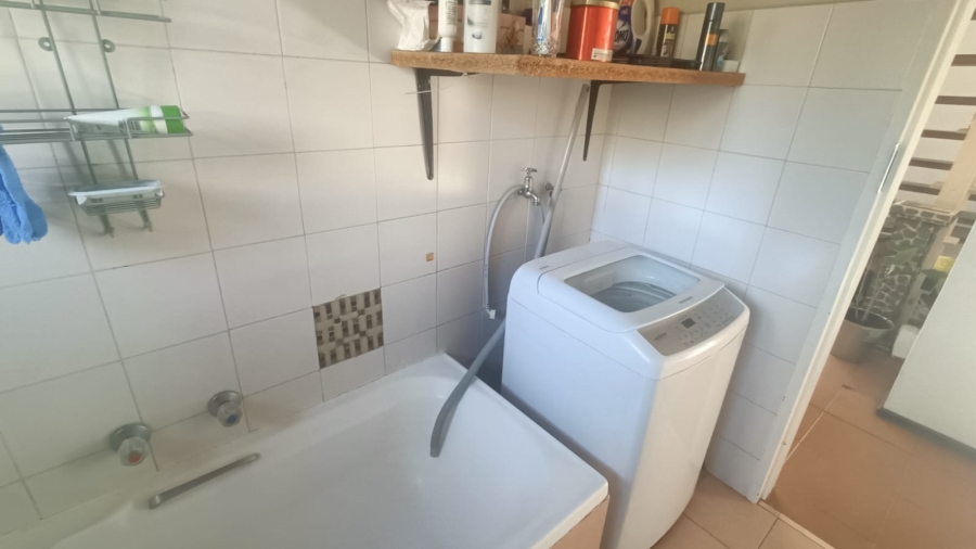 2 Bedroom Property for Sale in Zwartkop Gauteng