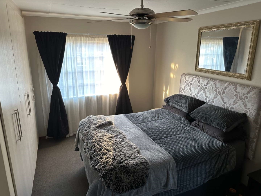 To Let 1 Bedroom Property for Rent in Die Hoewes Gauteng