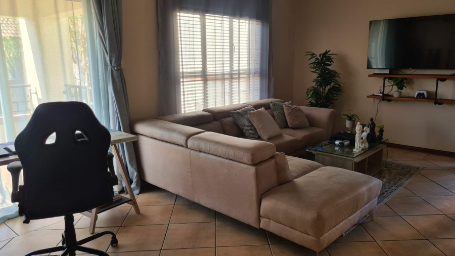 2 Bedroom Property for Sale in Faerie Glen Gauteng