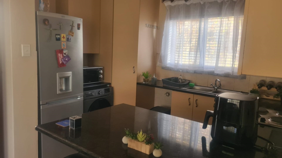 2 Bedroom Property for Sale in Faerie Glen Gauteng