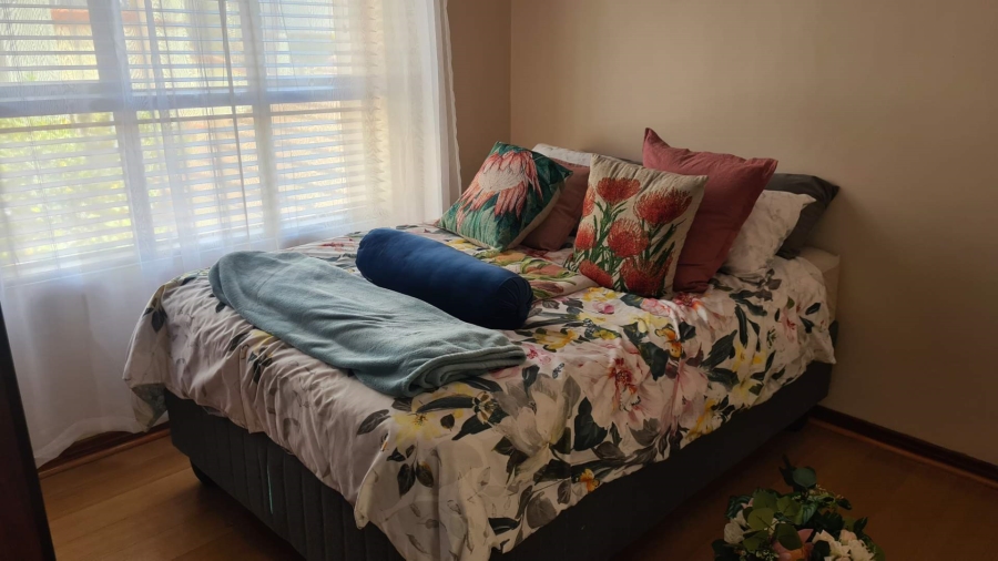 2 Bedroom Property for Sale in Faerie Glen Gauteng