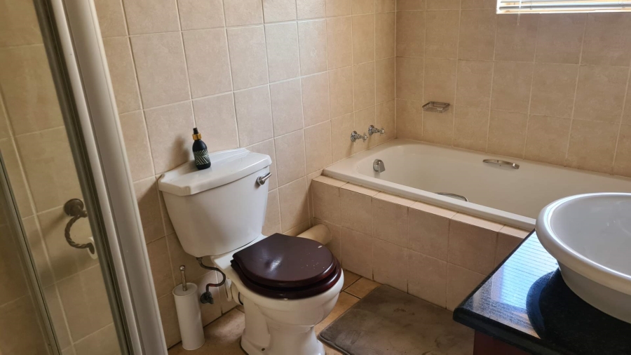 2 Bedroom Property for Sale in Faerie Glen Gauteng