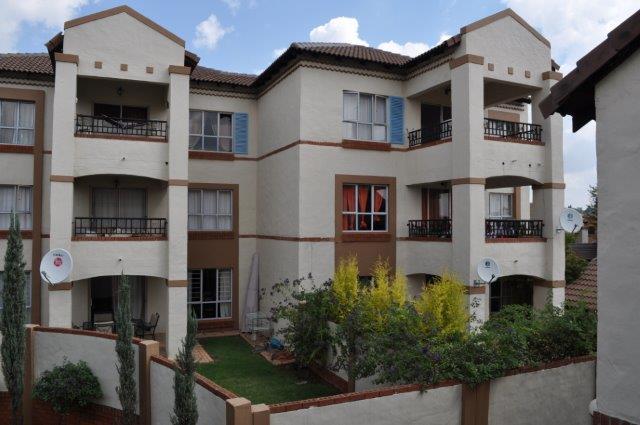 2 Bedroom Property for Sale in Faerie Glen Gauteng