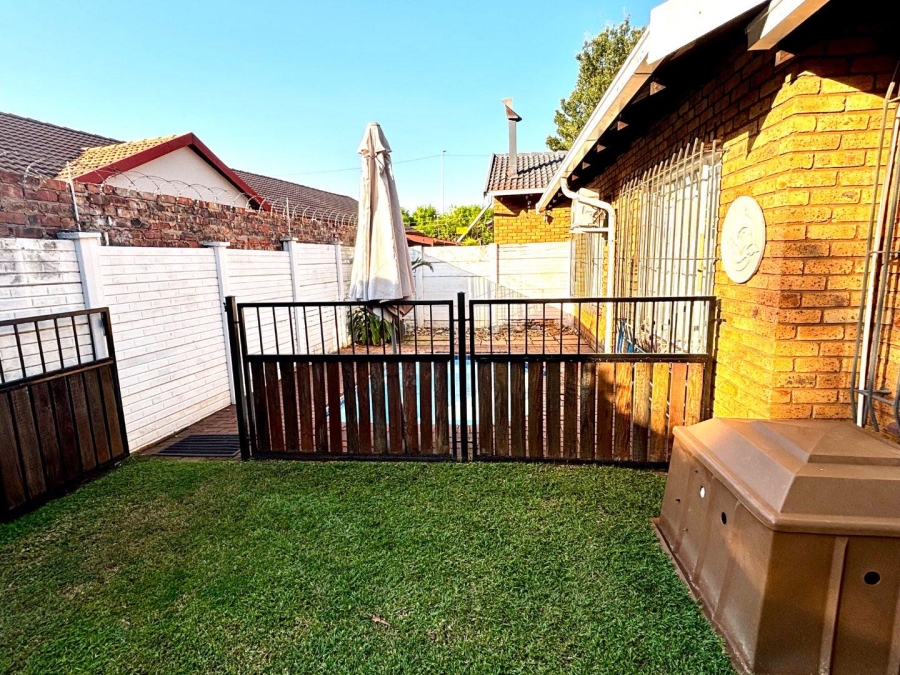2 Bedroom Property for Sale in Zwartkop Gauteng