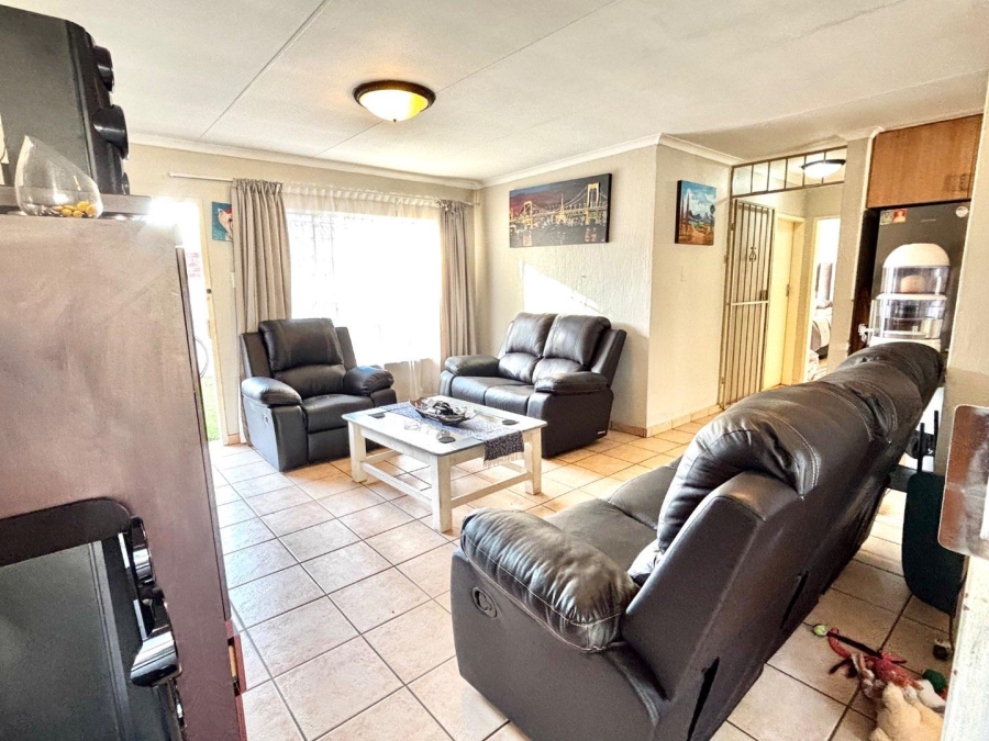 2 Bedroom Property for Sale in Zwartkop Gauteng