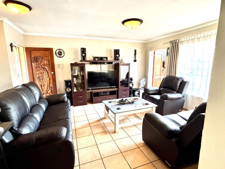 2 Bedroom Property for Sale in Zwartkop Gauteng