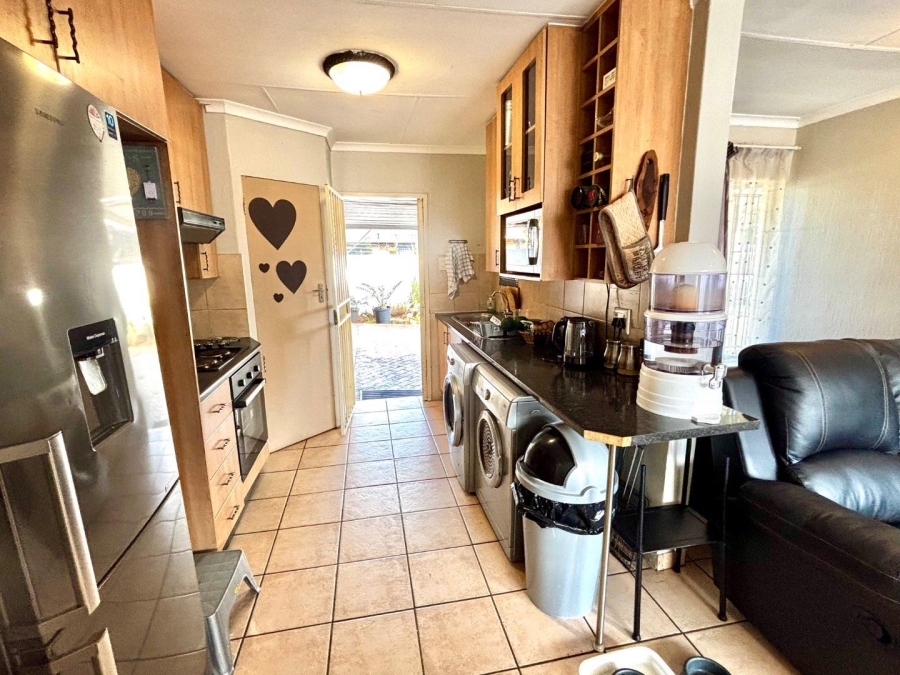 2 Bedroom Property for Sale in Zwartkop Gauteng