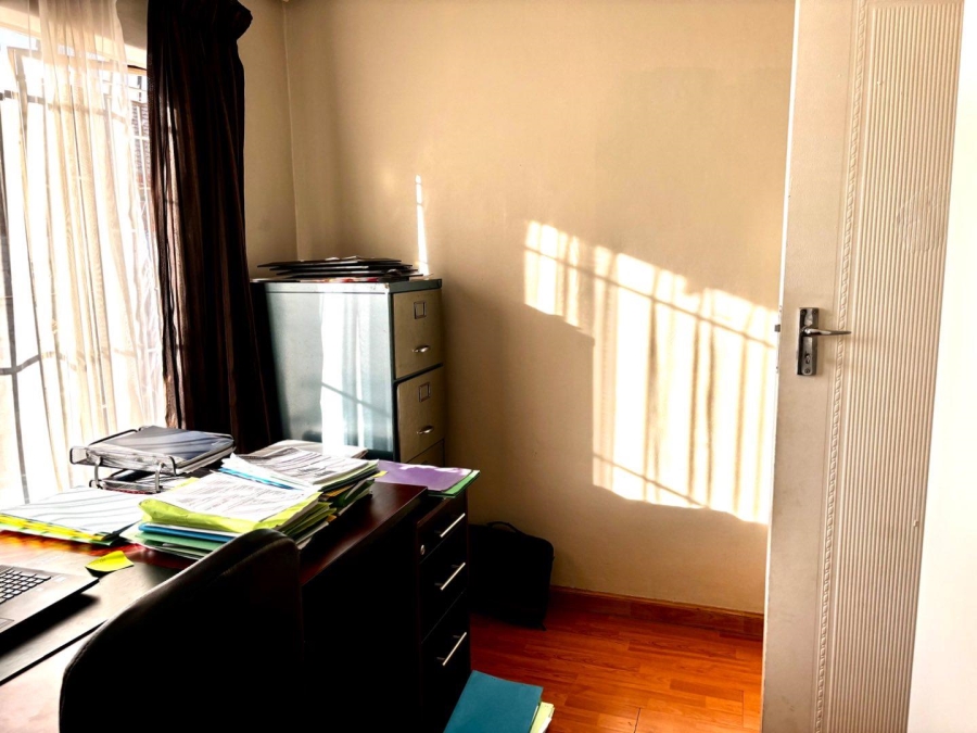 2 Bedroom Property for Sale in Zwartkop Gauteng