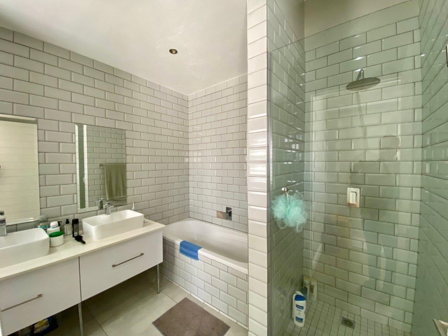 2 Bedroom Property for Sale in Brooklyn Gauteng