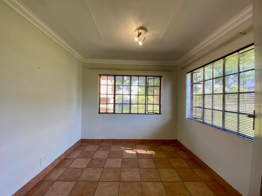 To Let 1 Bedroom Property for Rent in Die Wilgers Gauteng