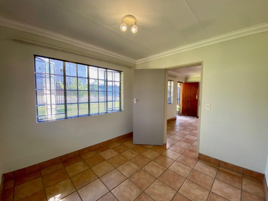 To Let 1 Bedroom Property for Rent in Die Wilgers Gauteng
