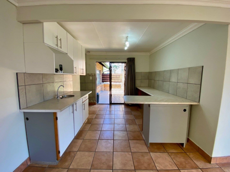 To Let 1 Bedroom Property for Rent in Die Wilgers Gauteng