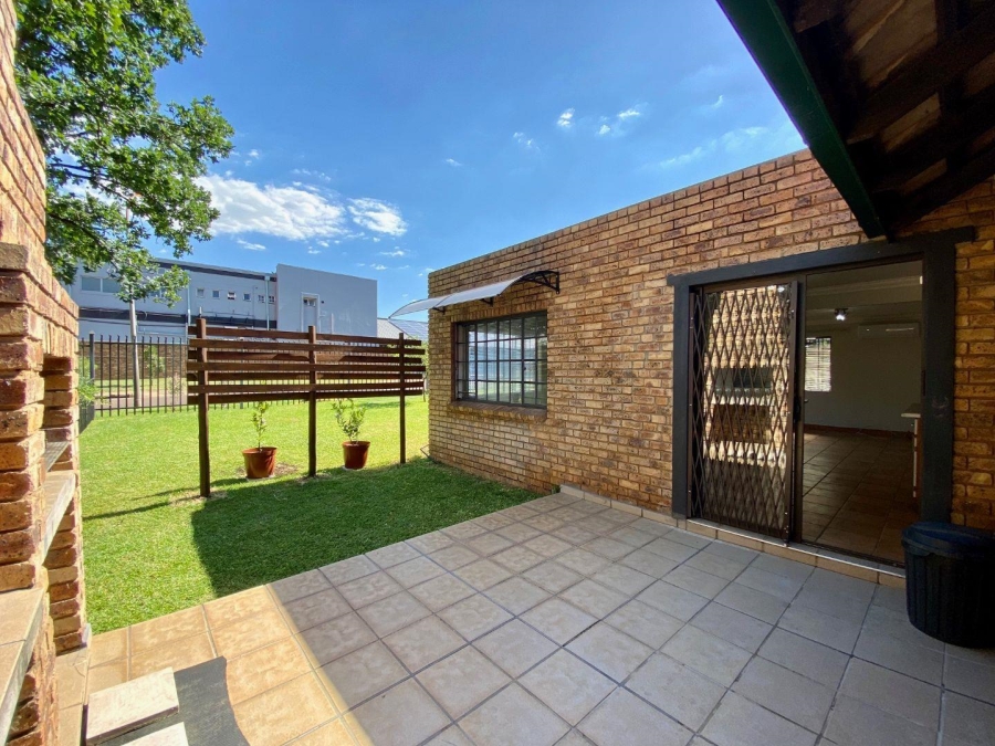 To Let 1 Bedroom Property for Rent in Die Wilgers Gauteng
