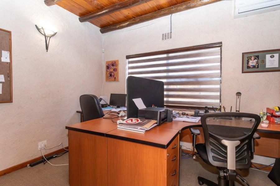 5 Bedroom Property for Sale in Northcliff Gauteng