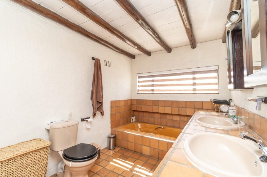 5 Bedroom Property for Sale in Northcliff Gauteng
