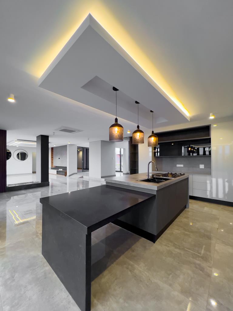 5 Bedroom Property for Sale in Midstream Estate Gauteng