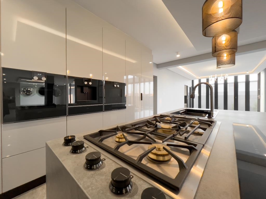 5 Bedroom Property for Sale in Midstream Estate Gauteng