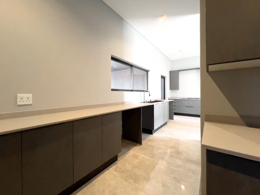 5 Bedroom Property for Sale in Midstream Estate Gauteng