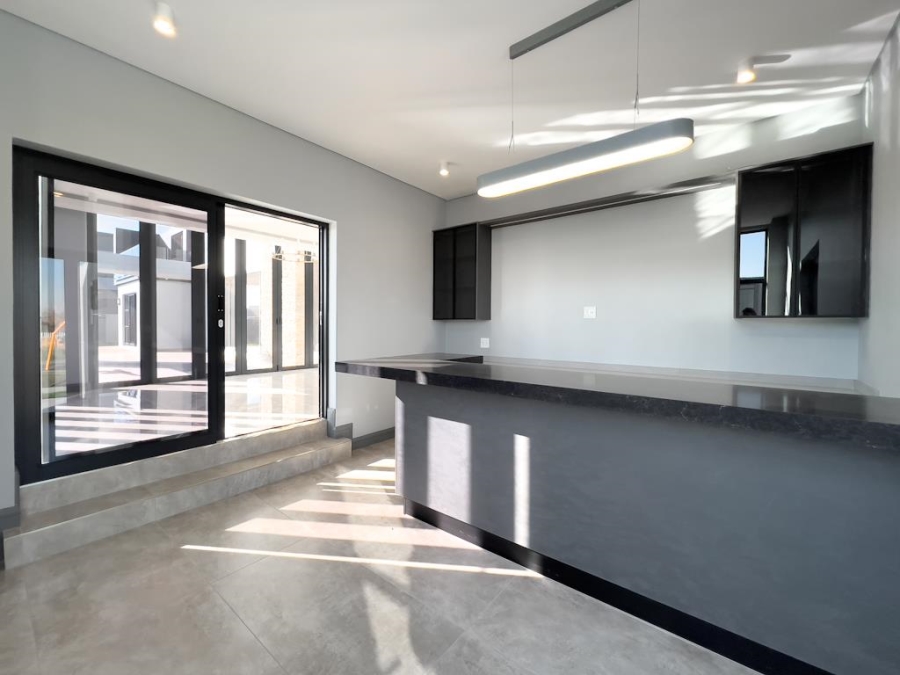 5 Bedroom Property for Sale in Midstream Estate Gauteng