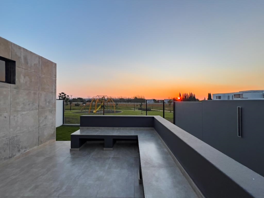 5 Bedroom Property for Sale in Midstream Estate Gauteng