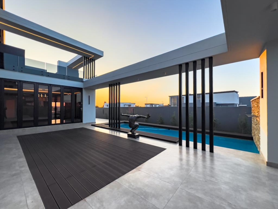 5 Bedroom Property for Sale in Midstream Estate Gauteng
