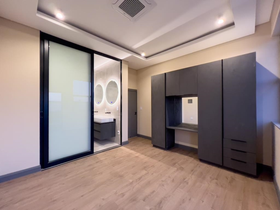 5 Bedroom Property for Sale in Midstream Estate Gauteng
