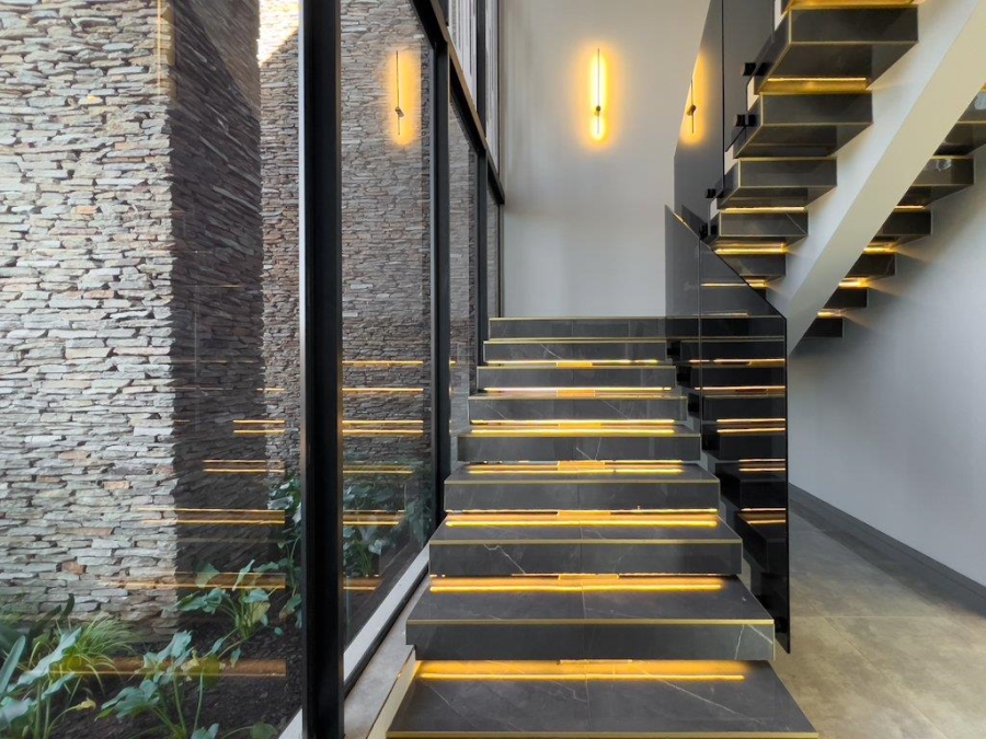 5 Bedroom Property for Sale in Midstream Estate Gauteng