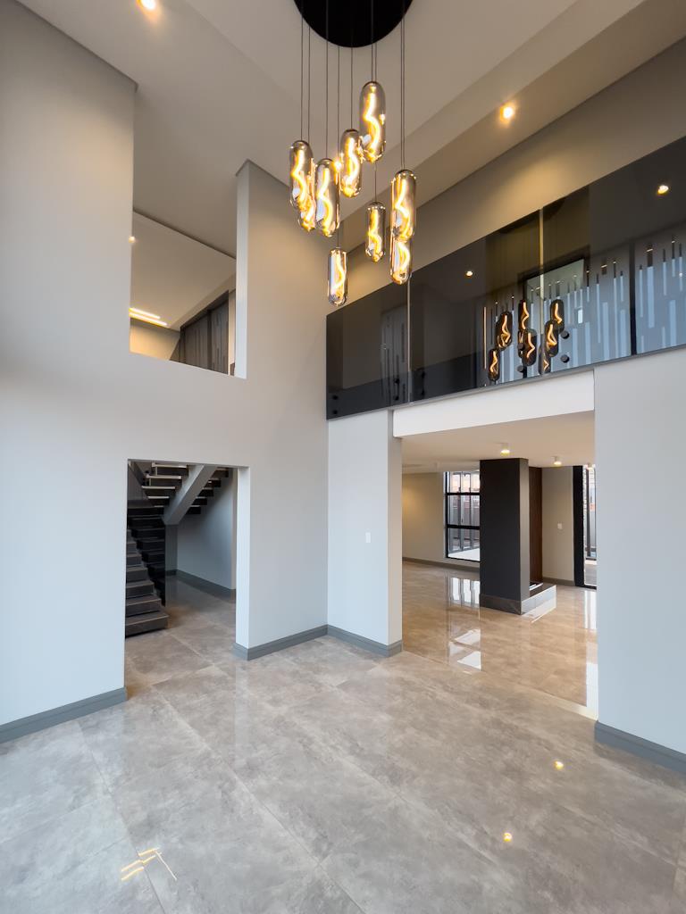 5 Bedroom Property for Sale in Midstream Estate Gauteng