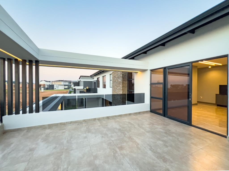 5 Bedroom Property for Sale in Midstream Estate Gauteng