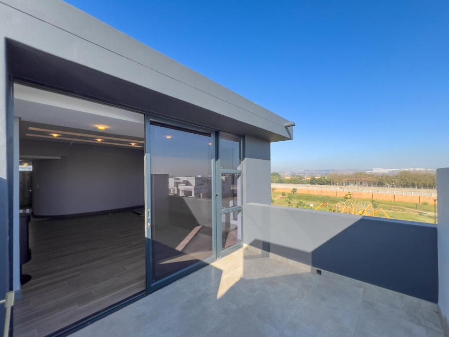 5 Bedroom Property for Sale in Midstream Estate Gauteng